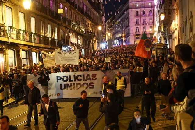 Lisbona: agenti polizia protestano di fronte a ministero Interni - Vimarsana News
